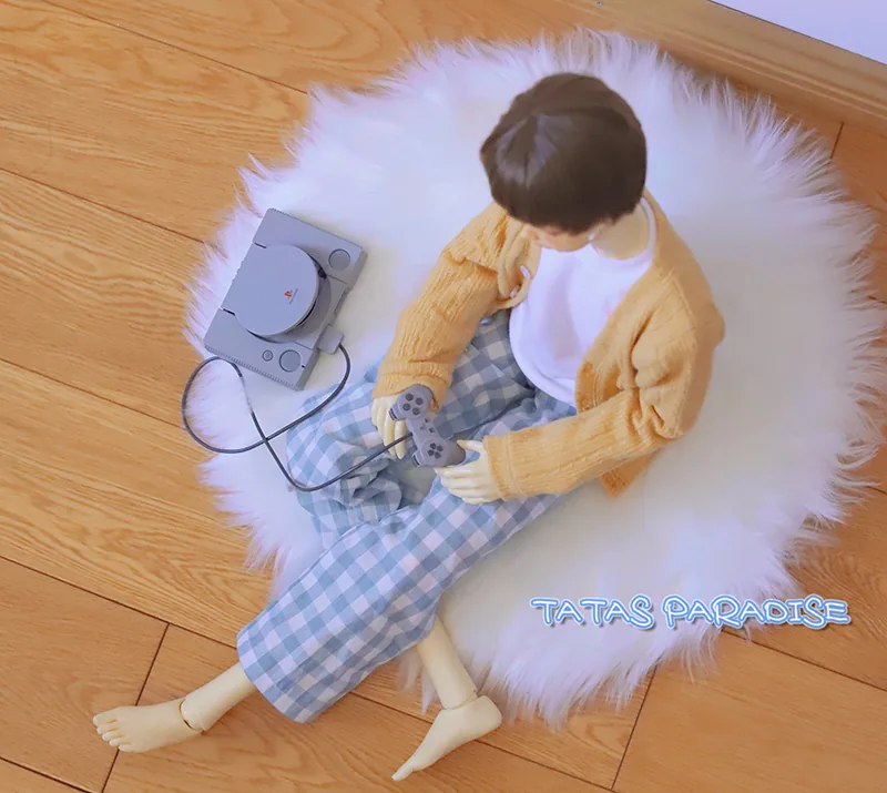 「Tata」Furry Carpet (OB11 / 1/12 l 1/8 l 1/6 l 1/4 l 1/3) Prop ONLY - Image 2