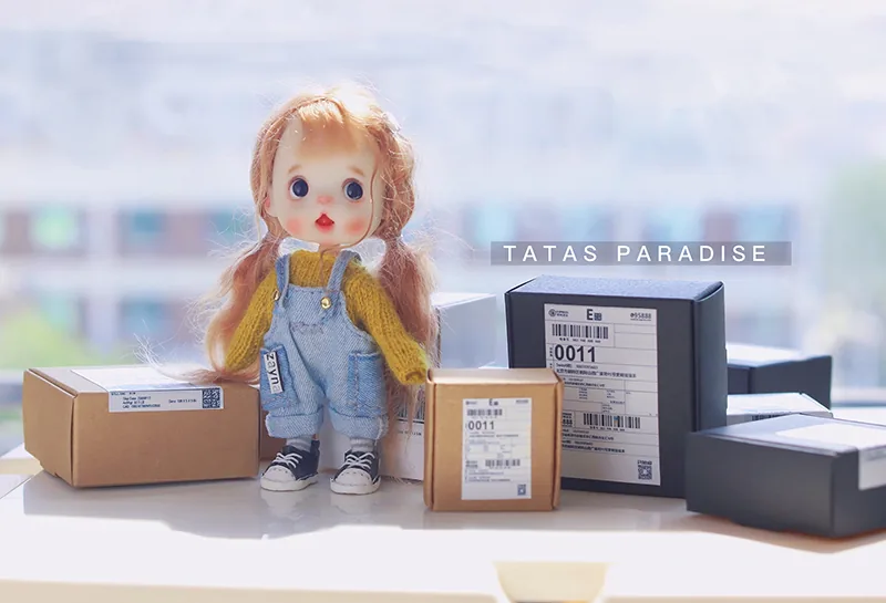 「Tata」Mini Parcel Box (OB11 / 1/12 l 1/8 l 1/6 l 1/4 l 1/3) Prop ONLY