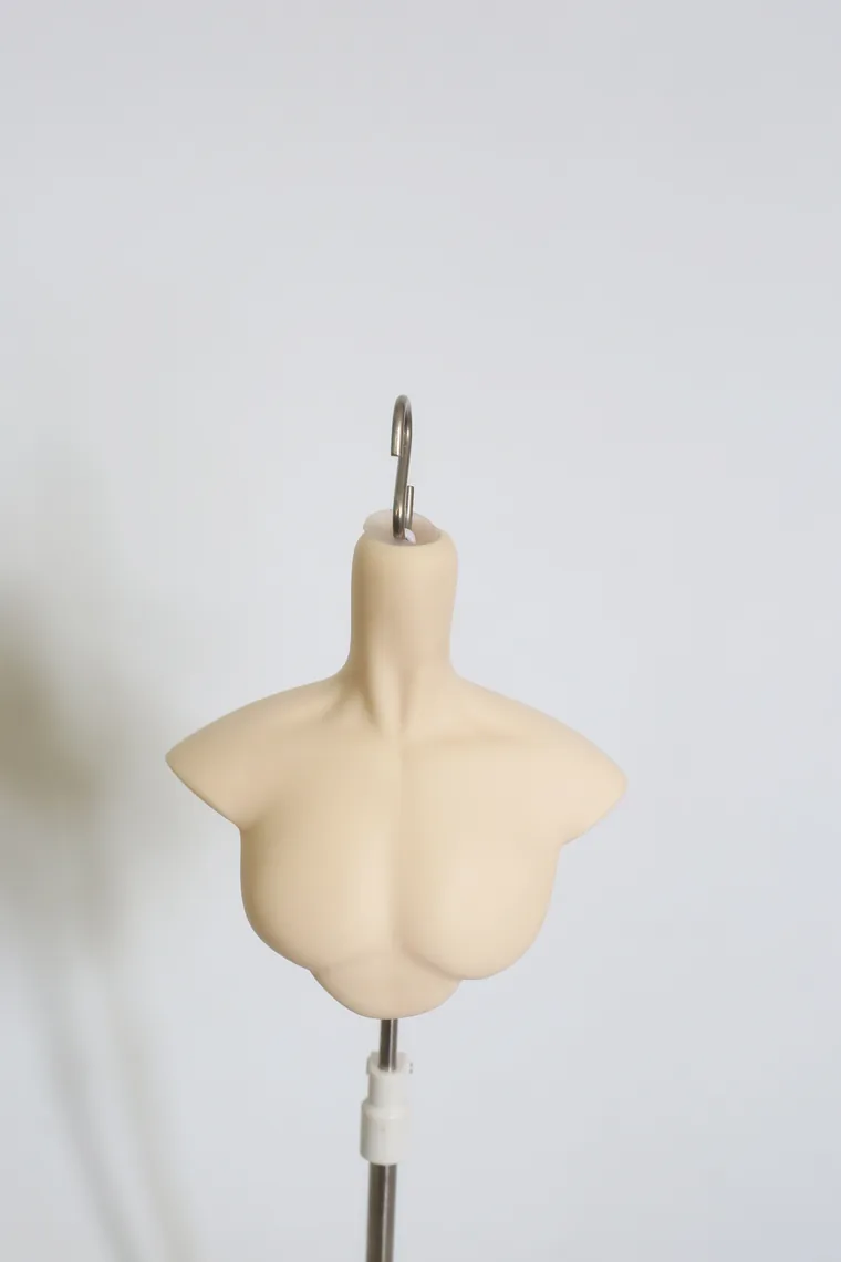 「Vindictive Kitten」Bust Stand #004 (1/3, SD, SD17, ID75) - Image 2
